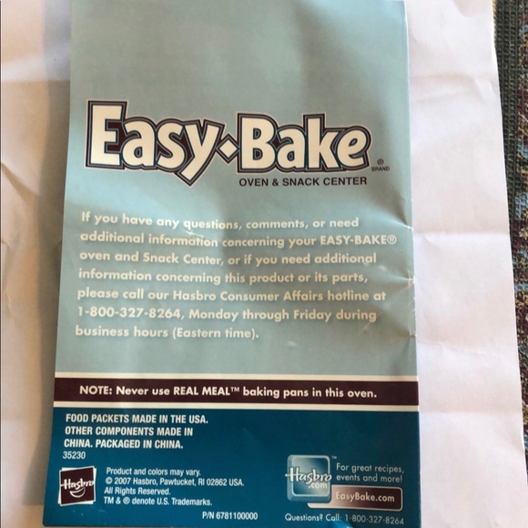 Vintage 2007 Easy Bake Oven Cookbook - Picture 2 of 3